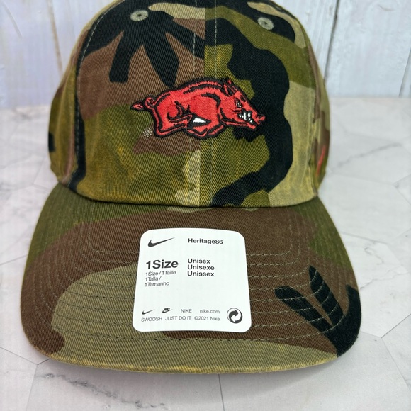Nike H86 Arkansas Razorbacks Camo Green Adjustable Strapback Hat Cap OSFM NCAA - Picture 2 of 7